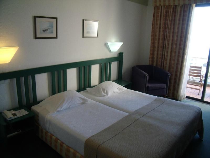 Hotel Escola Funchal  Bagian luar foto