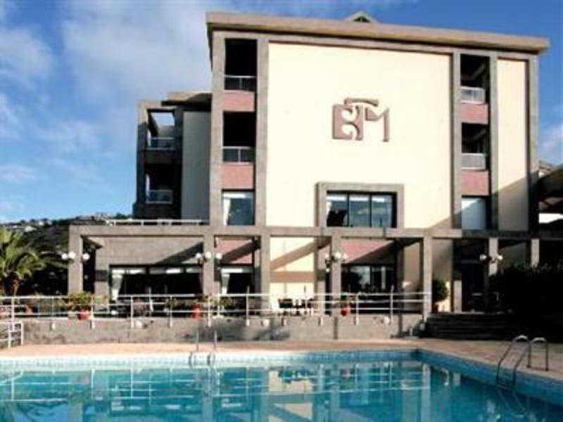 Hotel Escola Funchal  Bagian luar foto
